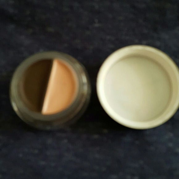 Becca shadow and light brown mousse - Picture 4 of 5